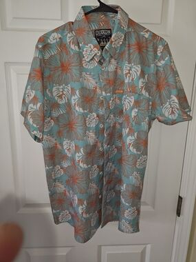 Dixxon “The Indo” Party Shirt in men’s size Medium. Excellent condition.